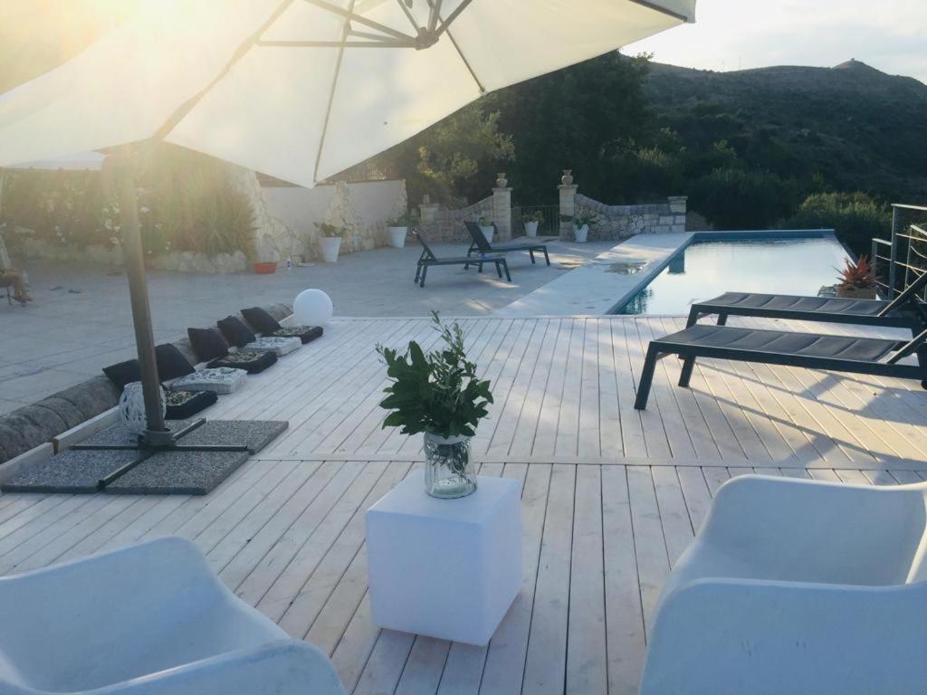 Villa Meriem Noto Exteriör bild