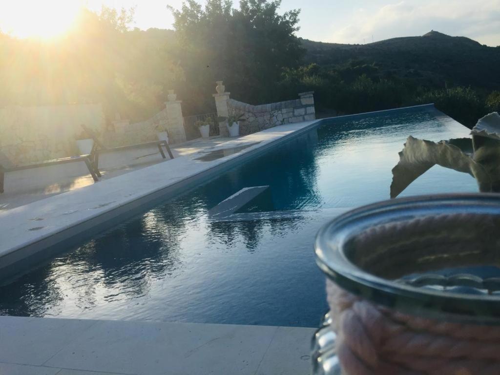 Villa Meriem Noto Exteriör bild