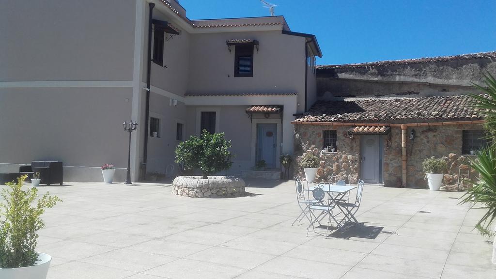 Villa Meriem Noto Exteriör bild