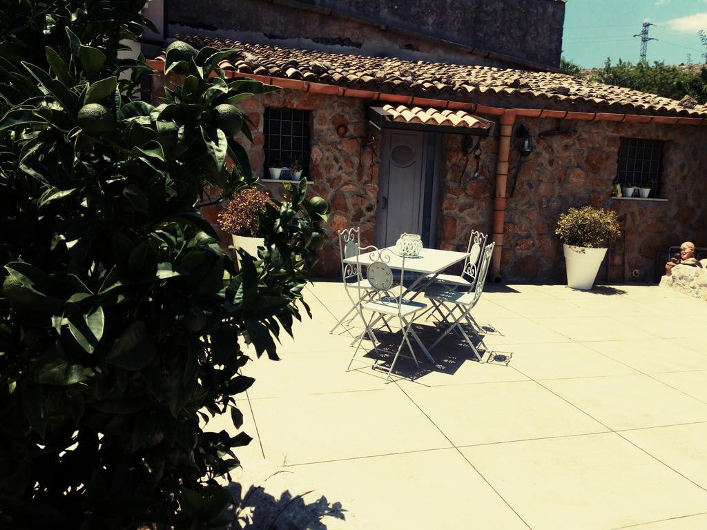 Villa Meriem Noto Exteriör bild